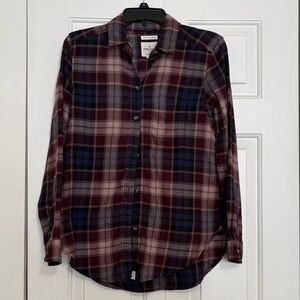 American Eagle Outfitters Plaid Button Down - Maroon and Blue